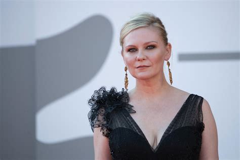 Kirsten Dunst Recalls Filming First Nude Scene for ‘Marie ...